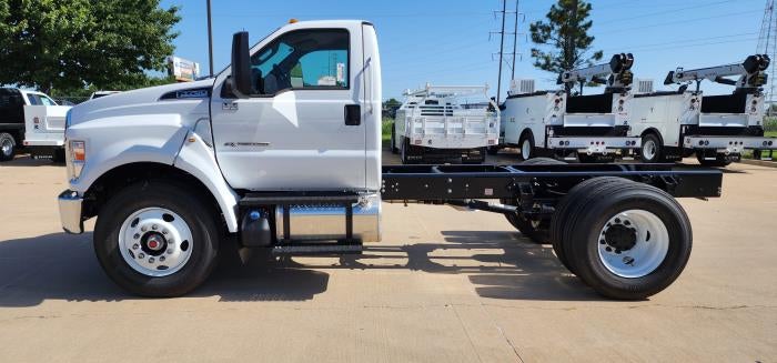 2025 Ford F-750 Standard