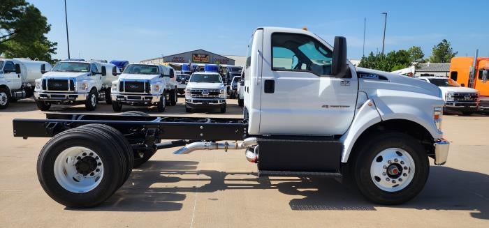2025 Ford F-750 Standard