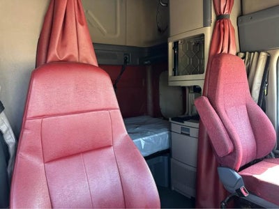 2018 Freightliner Cascadia Base