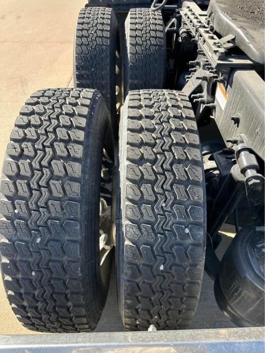 2019 Freightliner Cascadia Base