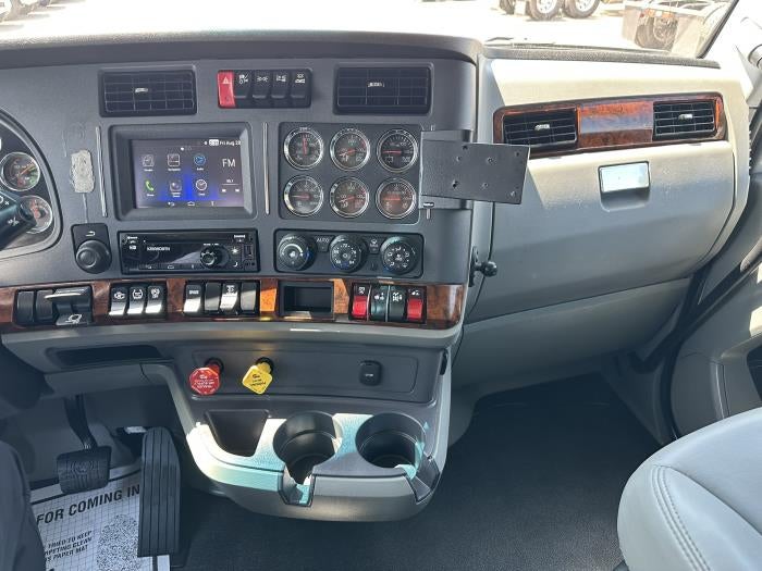 2022 Kenworth T680 Base