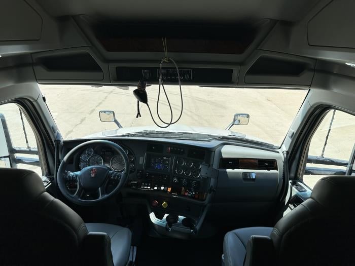 2022 Kenworth T680 Base