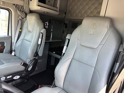 2022 Kenworth T680 Base