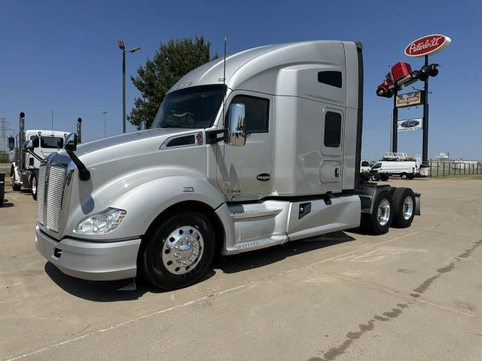 2022 Kenworth T680 Base