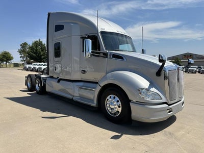 2022 Kenworth T680 Base