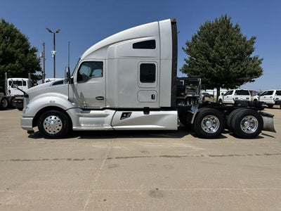 2022 Kenworth T680 Base