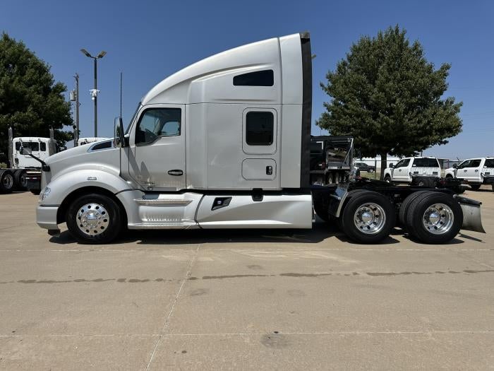 2022 Kenworth T680 Base