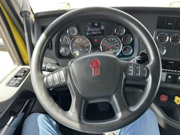 2021 Kenworth T680 Base