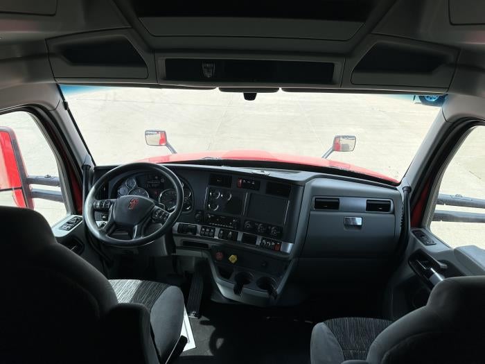 2021 Kenworth T680 Base