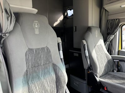 2021 Kenworth T680 Base