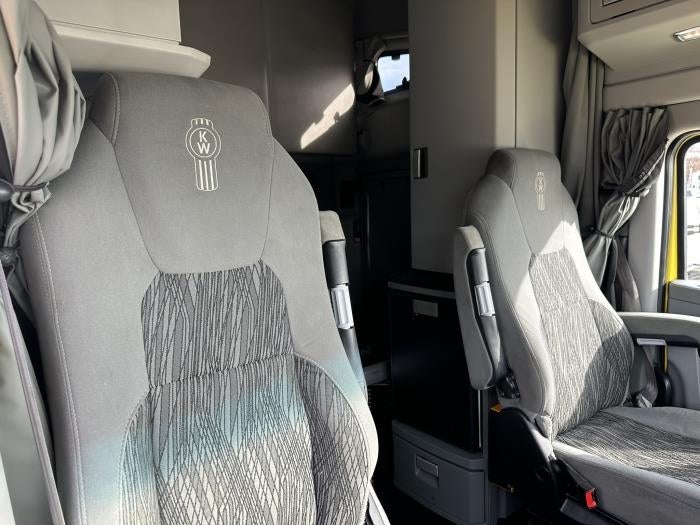 2021 Kenworth T680 Base