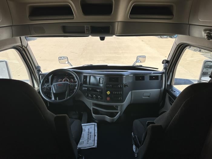 2022 Peterbilt 579 Base