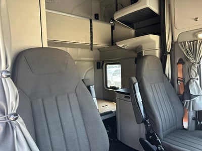 2022 Peterbilt 579 Base