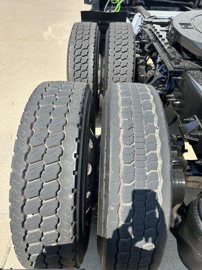 2022 Peterbilt 579 Base
