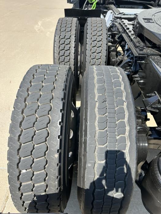 2022 Peterbilt 579 Base