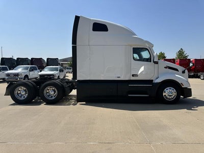 2022 Peterbilt 579 Base