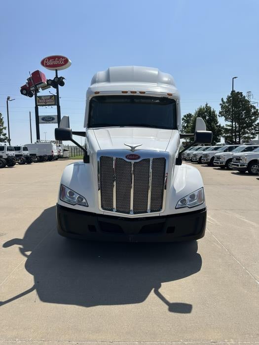 2022 Peterbilt 579 Base