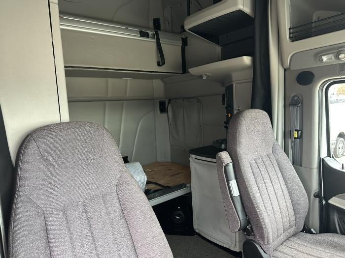 2024 Peterbilt 579 Base