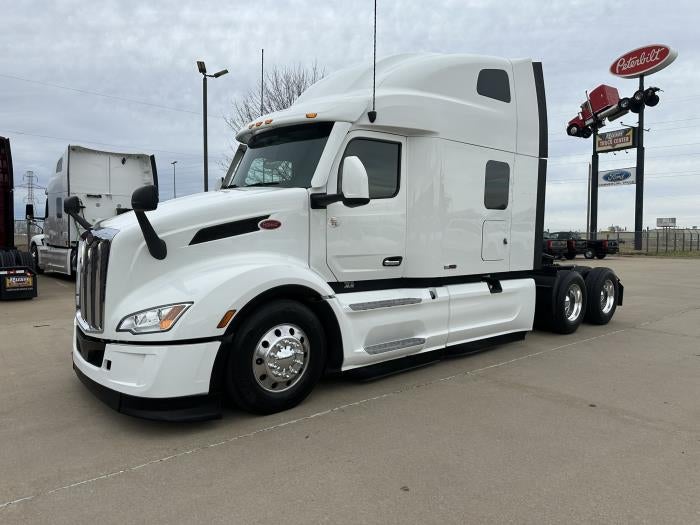 2024 Peterbilt 579 Base