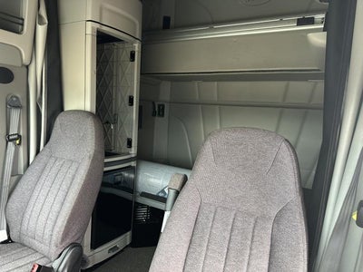 2024 Peterbilt 579 Base
