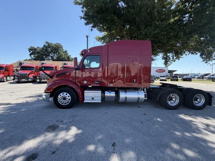 2022 Peterbilt 579 Base