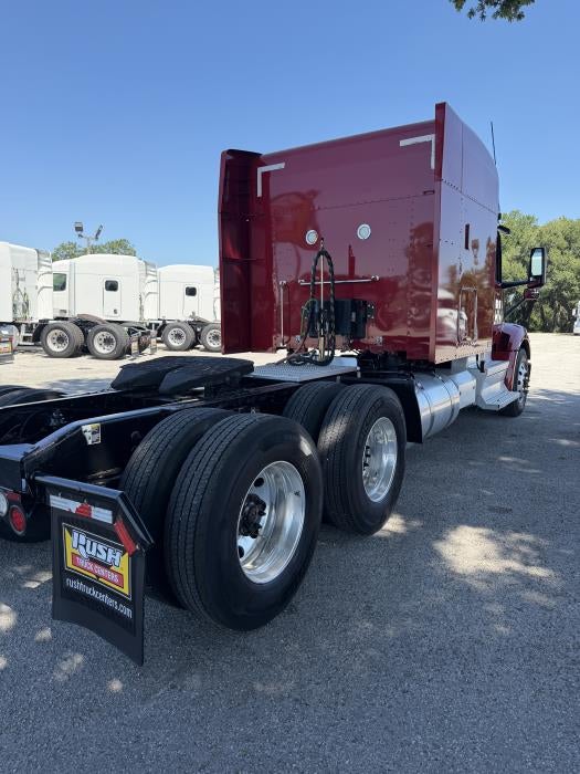 2022 Peterbilt 579 Base