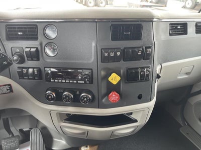 2022 Peterbilt 579 Base