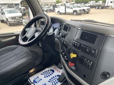 2022 Peterbilt 579 Base