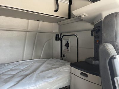 2022 Peterbilt 579 Base