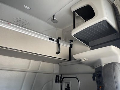 2022 Peterbilt 579 Base