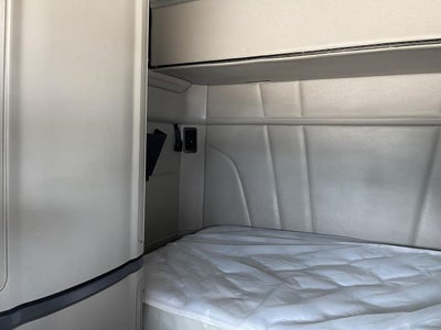 2022 Peterbilt 579 Base