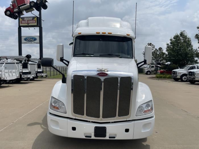 2022 Peterbilt 579 Base