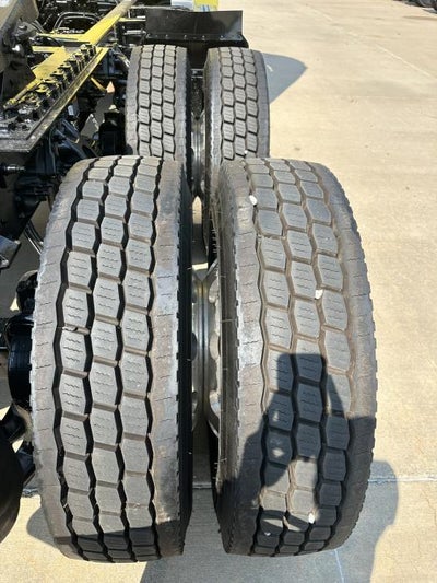 2023 Peterbilt 579 Base