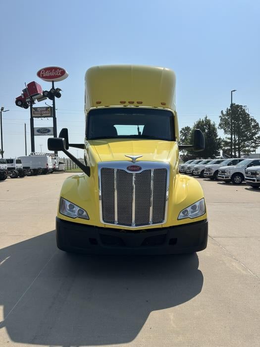 2023 Peterbilt 579 Base