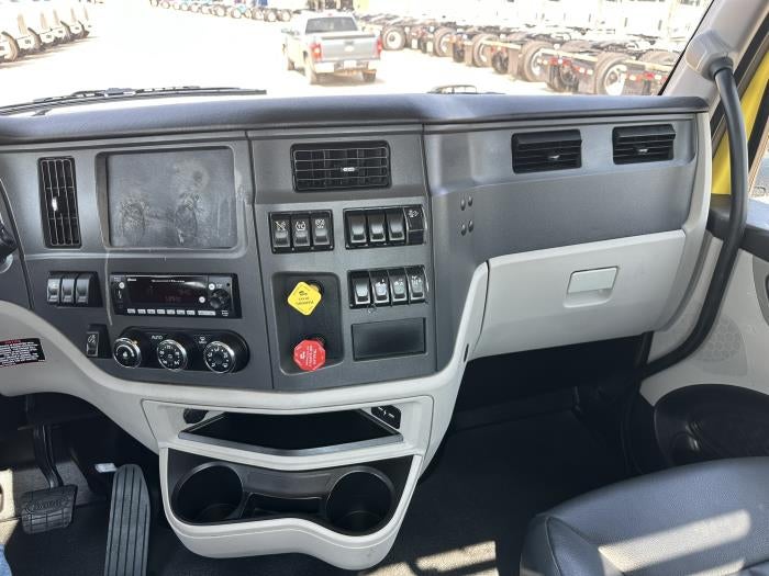2023 Peterbilt 579 Base