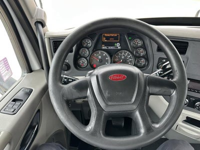 2021 Peterbilt 579 Base