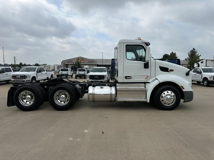 2021 Peterbilt 579 Base