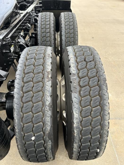 2021 Peterbilt 579 Base