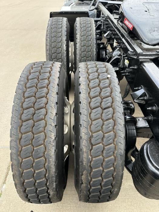 2021 Peterbilt 579 Base