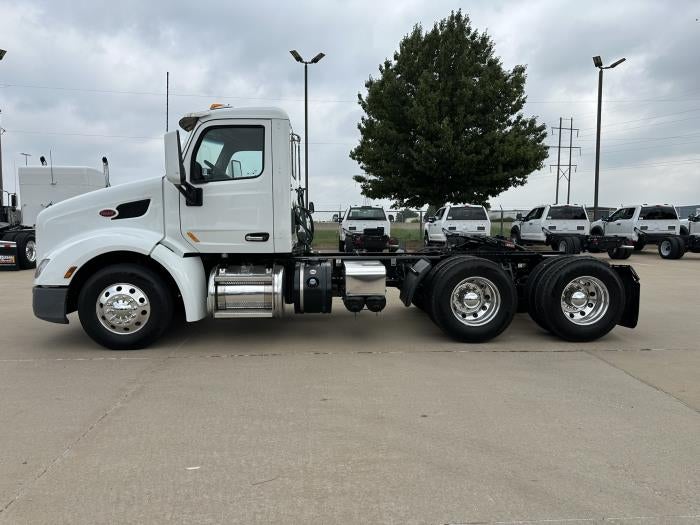 2021 Peterbilt 579 Base
