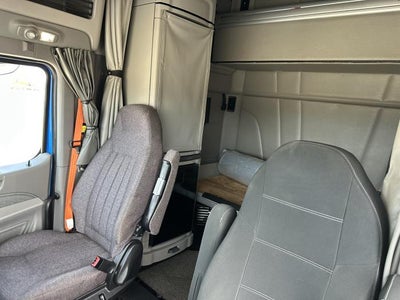 2021 Peterbilt 579 Base