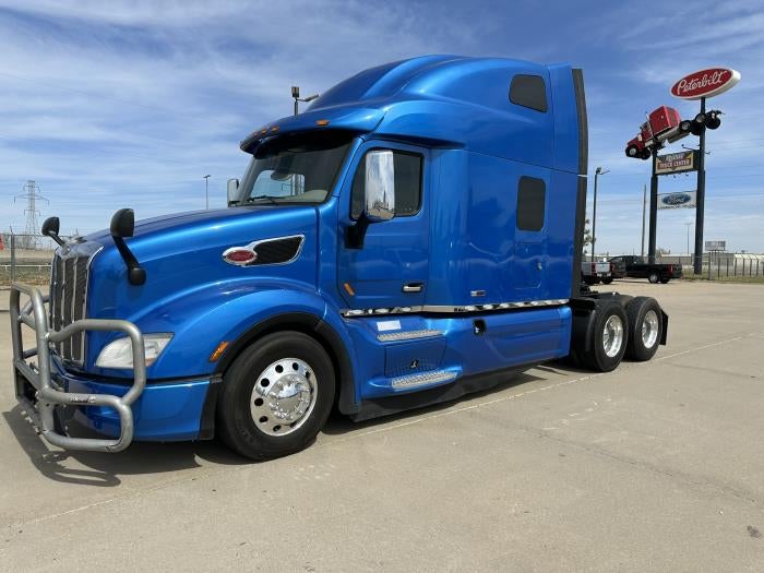 2021 Peterbilt 579 Base