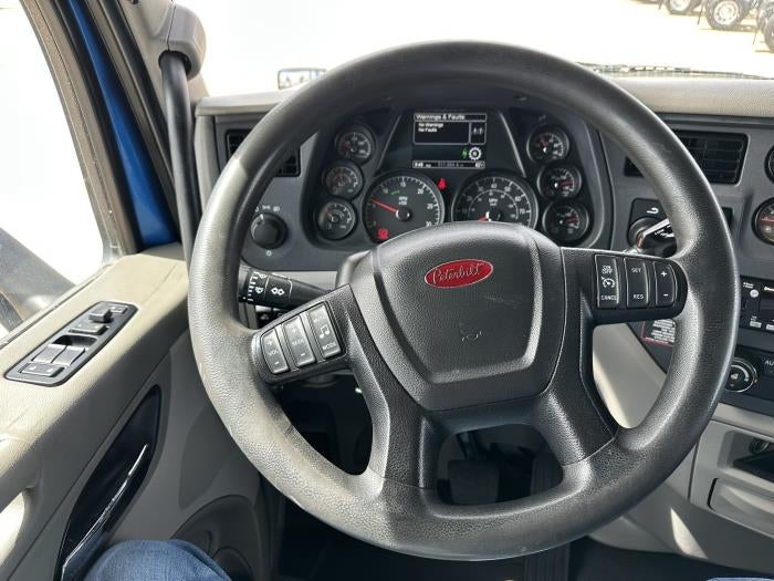 2021 Peterbilt 579 Base