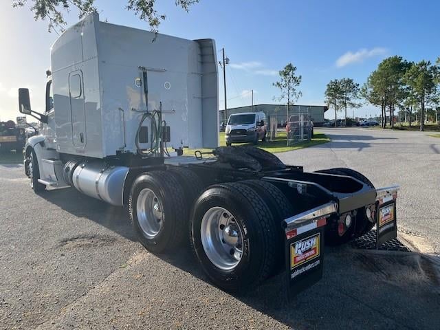 2022 Peterbilt 579 Base