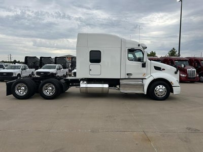 2022 Peterbilt 579 Base
