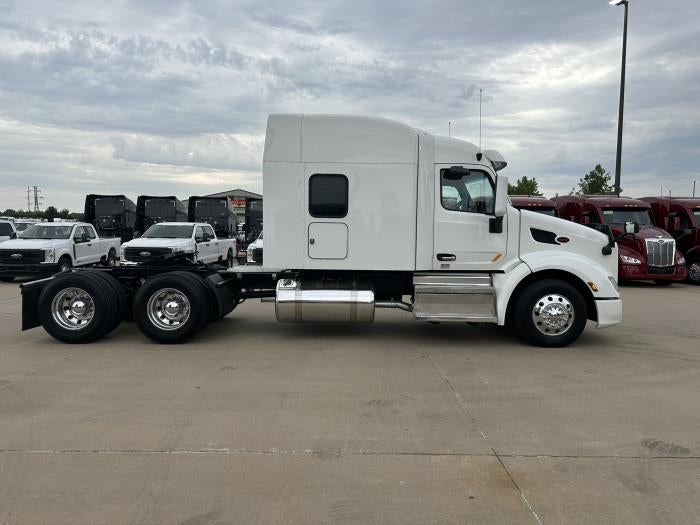 2022 Peterbilt 579 Base