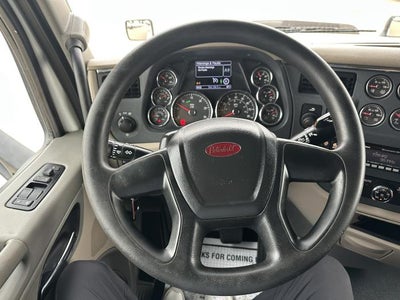 2022 Peterbilt 579 Base