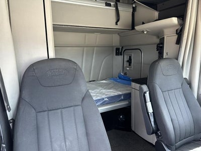 2022 Peterbilt 579 Base