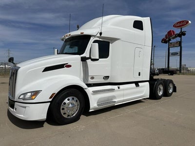 2022 Peterbilt 579 Base