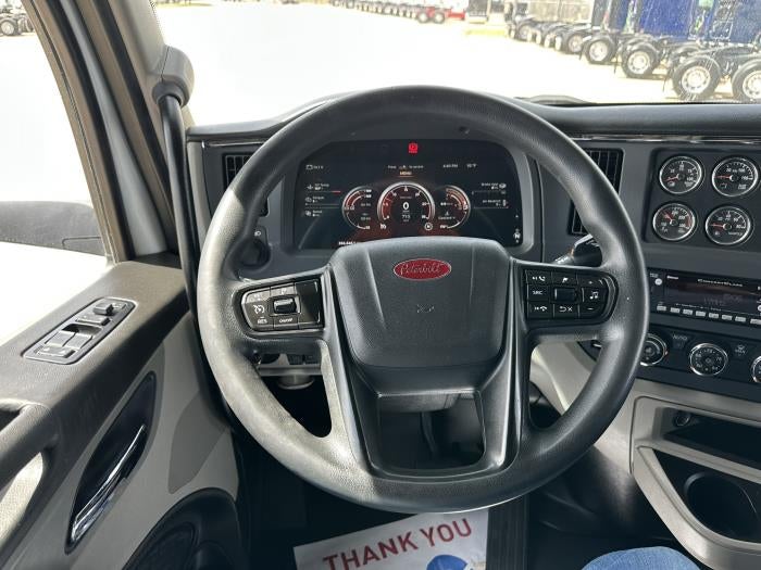 2022 Peterbilt 579 Base
